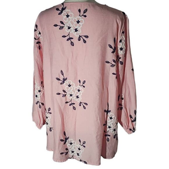Kindred plus size blouse. Embroidered top.. - Picture 2 of 6